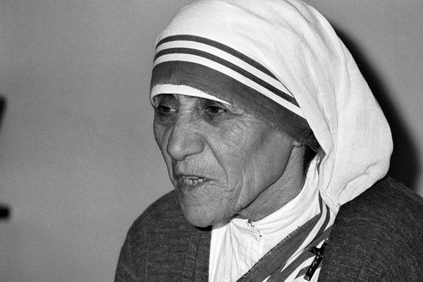 A 24 años de la muerte de la madre Teresa de Calcuta, un emblema de dedicación a los pobres | Ñanduti