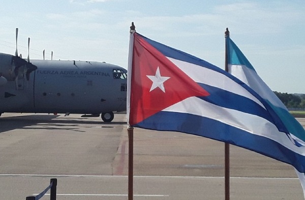 Cuba recibe donativo con tres toneladas de insumos médicos de Argentina | El Independiente
