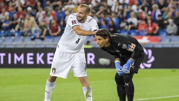 Italia empata pero rompe récord de partidos invictos