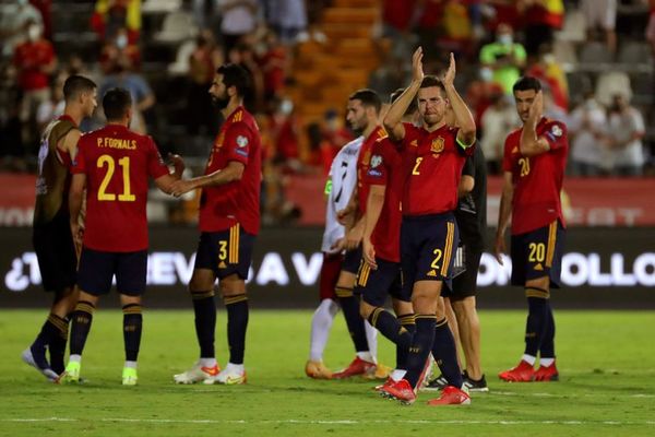 España encuentra la contundencia - Fútbol Internacional - ABC Color