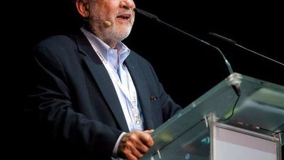 Nobel de Economía Joseph Stiglitz defiende impuesto mínimo de 25% a multinacionales