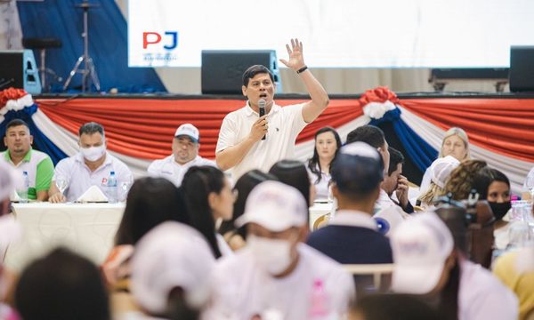 “Dejemos a los que quieren jugar, nosotros queremos trabajar por el verdadero cambio”