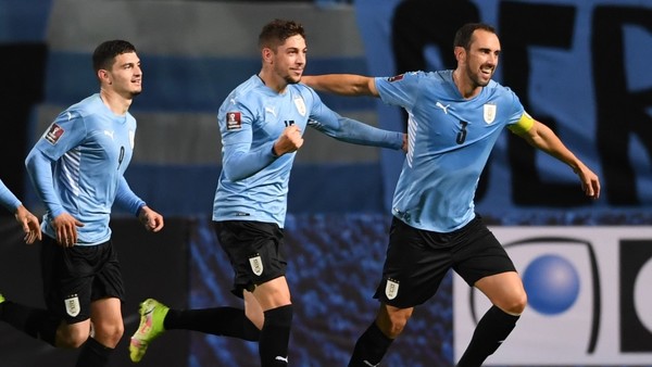 Uruguay celebra en zona de clasificación