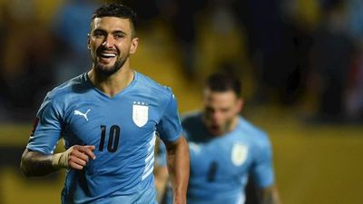 Uruguay gana con comodidad y se afianza en la clasificación