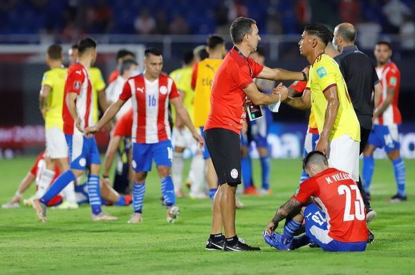 Cardozo Lucena, sobre el empate: “Golpea, pero esto sigue” - Fútbol - ABC Color
