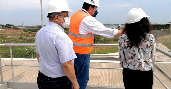 La Nación / Visitan plantas de tratamiento cloacal