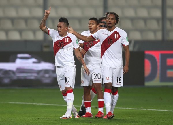 Perú gana con lo justo a Venezuela y alcanza a la Albirroja