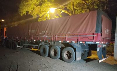 Decomisan camión y carga de cemento, por presunto contrabando - Nacionales - ABC Color