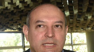 Economistas sugieren no conceder aumentos generalizados