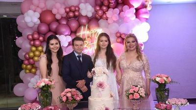 La fiesta de 15 años de  Dana Luján