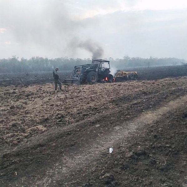 Grupos armados realizan dos ataques en el Norte, queman retiros y tractor - Noticiero Paraguay