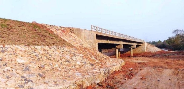 Diario HOY | Con tres puentes rompen histórico aislamiento en Concepción