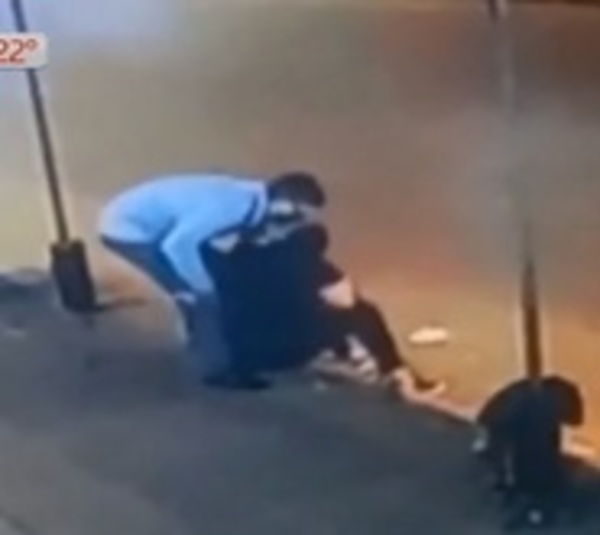 Apuñalan a una joven en violento asalto - Paraguay.com