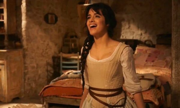 Camila Cabello causa furor con su interpretación de Cenicienta