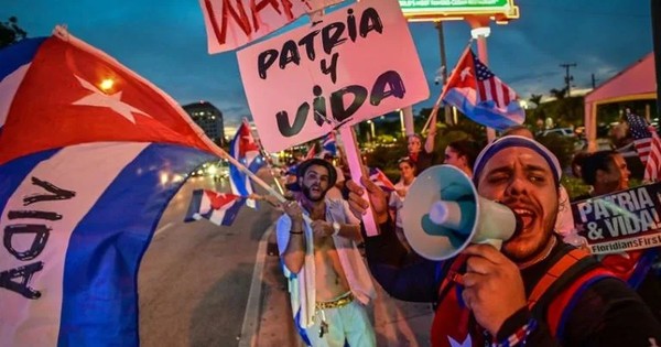 La Nación / La comunidad cubana en EEUU, una historia de pasión y desaliento
