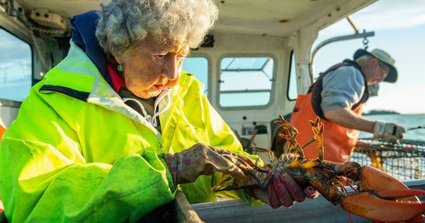La Nación / A los 101 años sigue pescando la “Dama de la langosta”