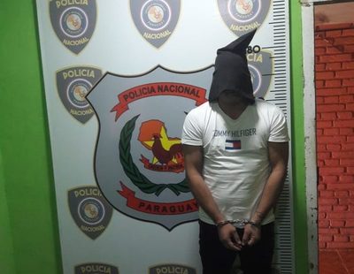 Detienen a hombre con orden de captura