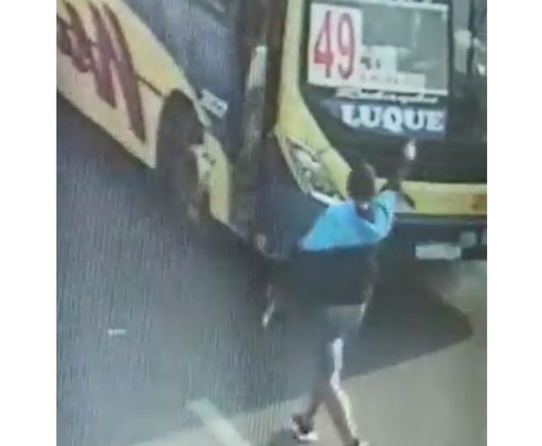 (Video) El terror viaja en bus: así asaltan a pasajeros