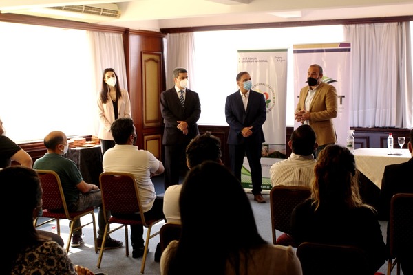 Senave culmina capacitaciones a funcionarios dentro de proyecto de modernización y simplificación de trámites | .::Agencia IP::.