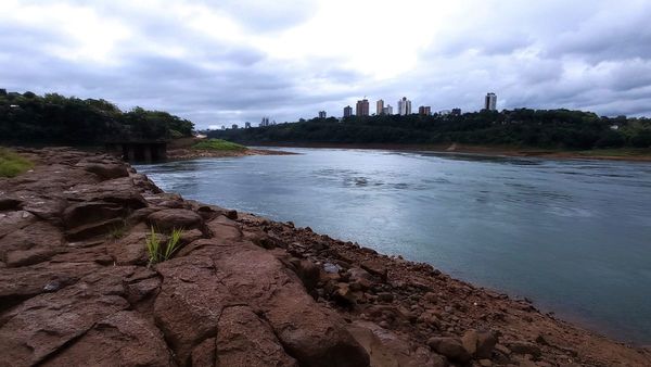 Alertan de un alza de costos general ante la sequía del río Paraguay