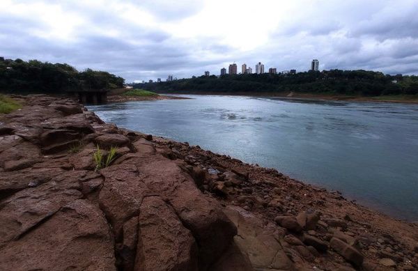 Gobierno alerta de un alza de costos general ante la sequía del río Paraguay