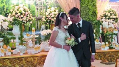 Parejita de mbeju pro-boda no se separó: "Le hackearon su Facebook"