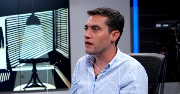 La Nación / Personas que usan OrCam dan fe de cómo les cambió la vida