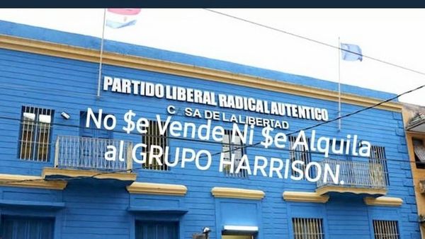 Incursión de Harrison en la arena política genera aplausos y críticas