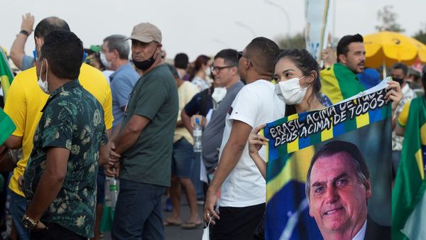 Jair Bolsonaro busca movilizar a las masas en tensa jornada de marchas