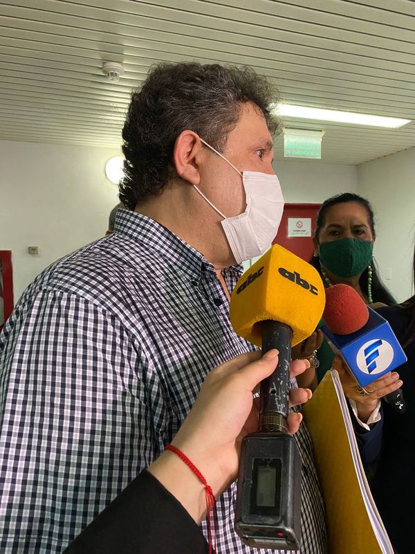 Transportistas afirman que la Municipalidad “miente” y que tienen documentada la suba del pasaje - Nacionales - ABC Color