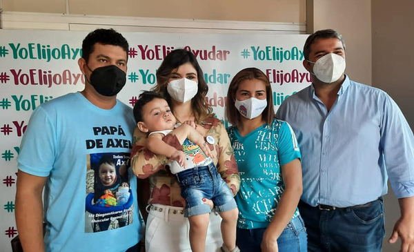 El pequeño Axel recibe aporte de "Yo Elijo Ayudar" - Noticiero Paraguay