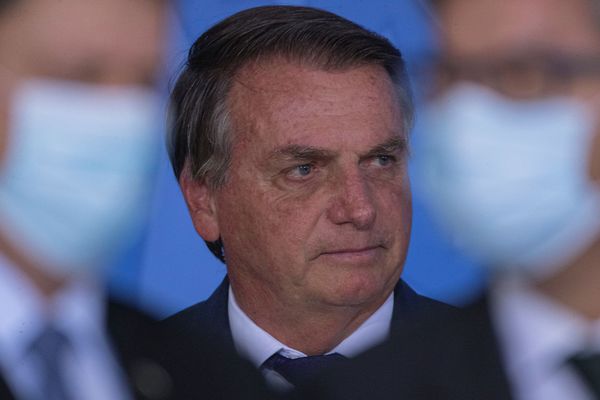 En la antesala de las marchas, Bolsonaro prohíbe retirar mensajes sospechosos de ser fake news - ADN Digital