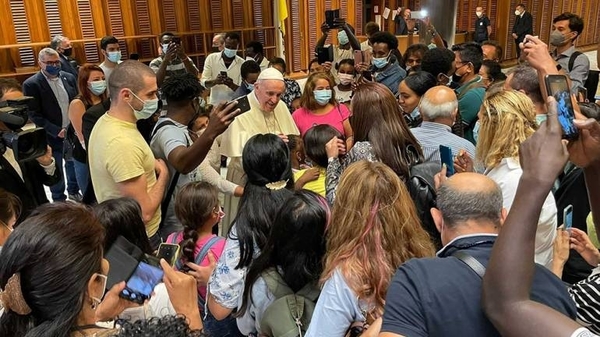 Diario HOY | Papa Francisco recibió a refugiados recién llegados de Afganistán
