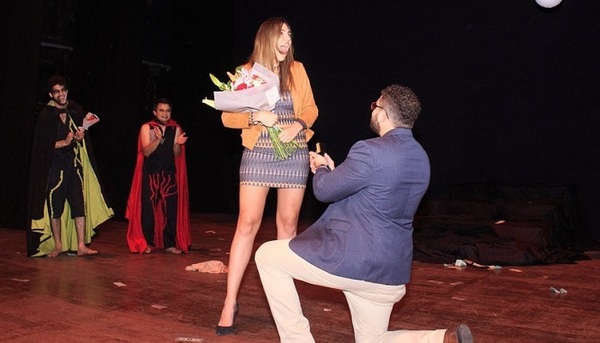 Le propusieron matrimonio a Naty Sosa Jovellanos en pleno escenario teatral - Teleshow