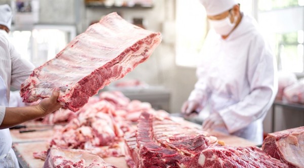 MUCHA DEMANDA, PRECIOS ALTOS Y POCAS VACAS: PODRÍA HABER ESCASEZ DE CARNE