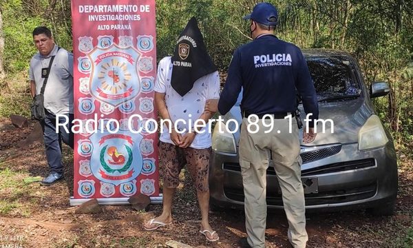 Detienen a dos personas y recuperan vehículo robado