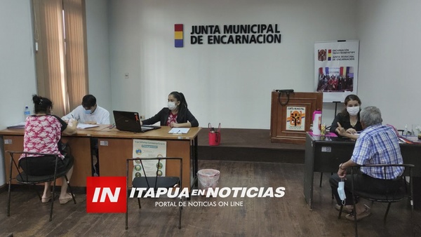MASIVA CONCURRENCIA EN LA SEDE DE LA JUNTA MUNICIPAL PARA INSCRIPCIÓN DE TERCERA EDAD.