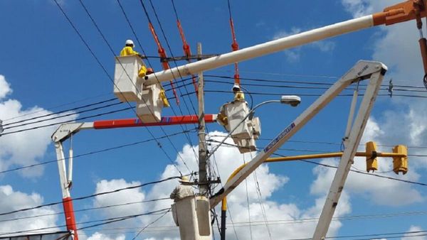 Viento norte tarova y calor dejan a varias ciudades sin electricidad