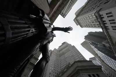 Wall Street cierra mixto y el Dow Jones baja un 0,76 %, tras datos de empleo - Mundo - ABC Color