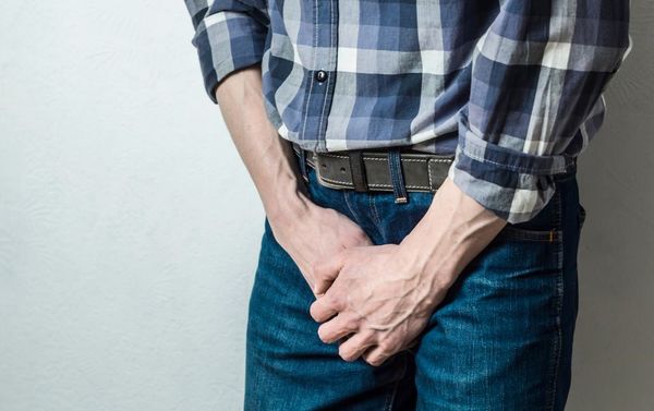 Se corta el miembro porque escuchó en la radio que así podría “salvar al mundo”
