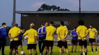 Mikel Villanueva es duda ante Paraguay