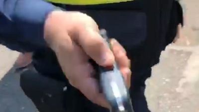 Joven denuncia presunto ataque de un PMT con picana eléctrica