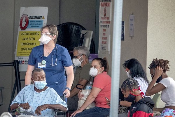 Florida: una médica dejará de atender a personas no vacunadas contra el COVID-19 | Ñanduti