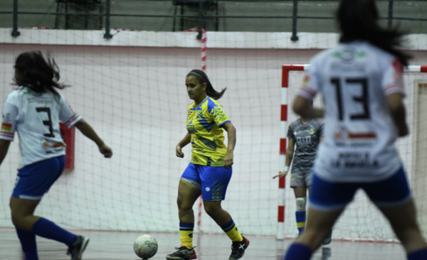 Diario HOY | Colonial conquista otra goleada y lidera el futsal femenino con autoridad