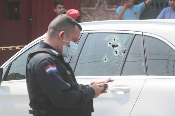 Crónica / Excomisario: “Agentes se compran sus balas”
