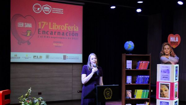 Participativa Libroferia en  Encarnación