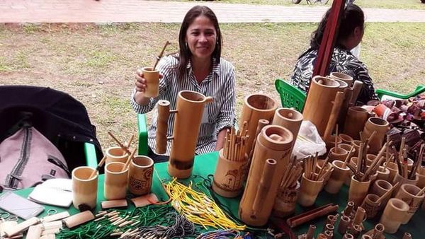 Artesanos ofrecen sus creaciones en medio de la crisis sanitaria