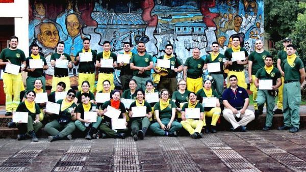 Acreditaron a la primera brigada de 80 bomberos forestales de Encarnación