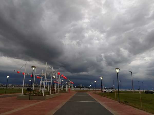 PRECIPITACIONES CON OCASIONALES TORMENTAS ELÉCTRICAS