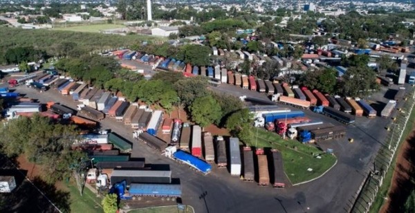 “Operación Padrón” retrasa liberación de cargas en puerto seco de Foz de Yguazú - La Clave